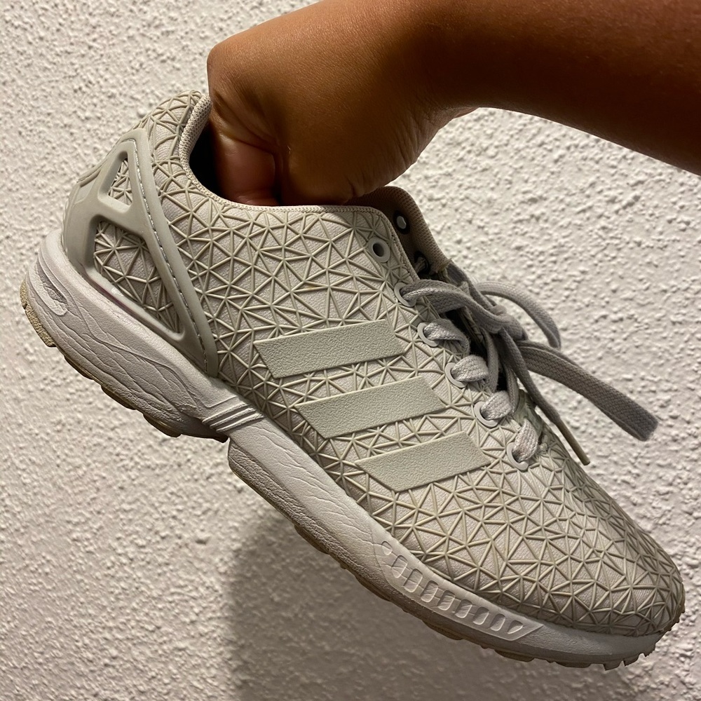 Adidas torsion athletic shoes